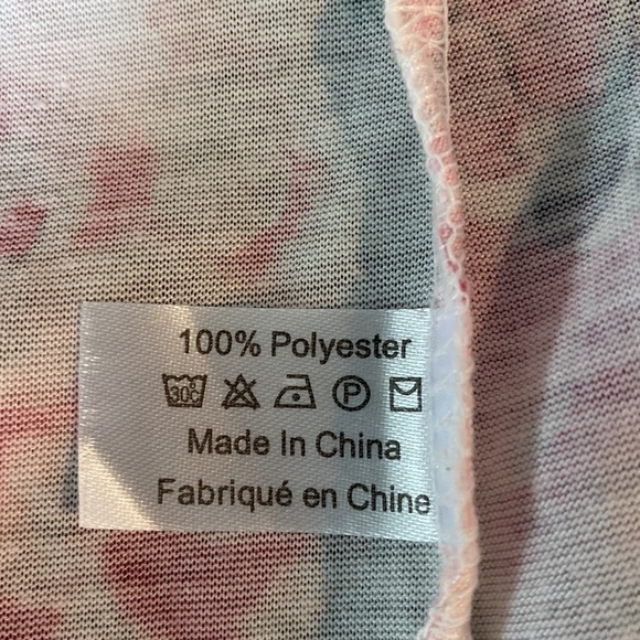 Show Me Your Mumu short robe gorgeous pink and green flower print one Size
C - Picture 9 of 9